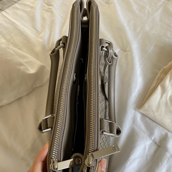 Tory Burch ROBINSON FLORAL PERFORATED
MINI DOUBLE-ZIP TOTE in French Gray - Picture 6 of 7